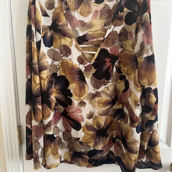 Spense Multicolor Floral V-Neck Top - Picture 1 of 2